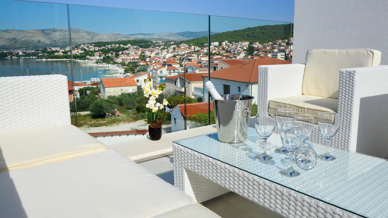 Photo of Patio Balcony in Okrug Gornji