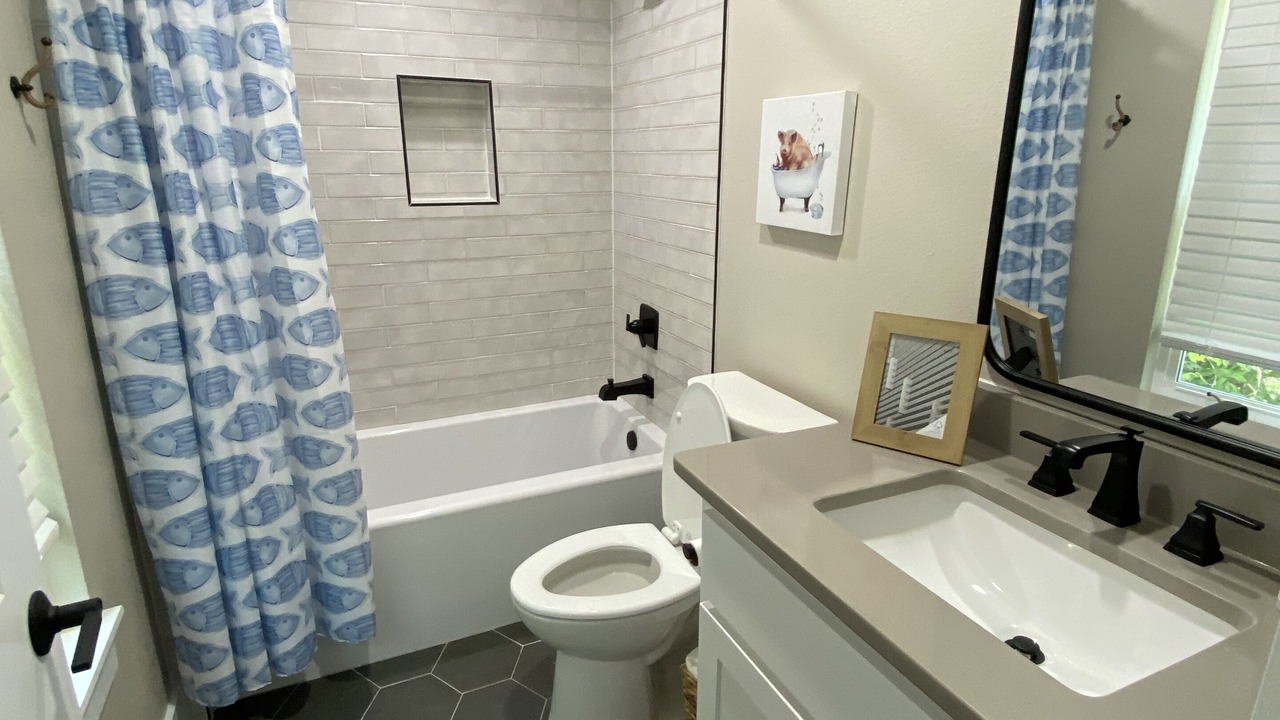 Photo of Bathroom in Pottsboro