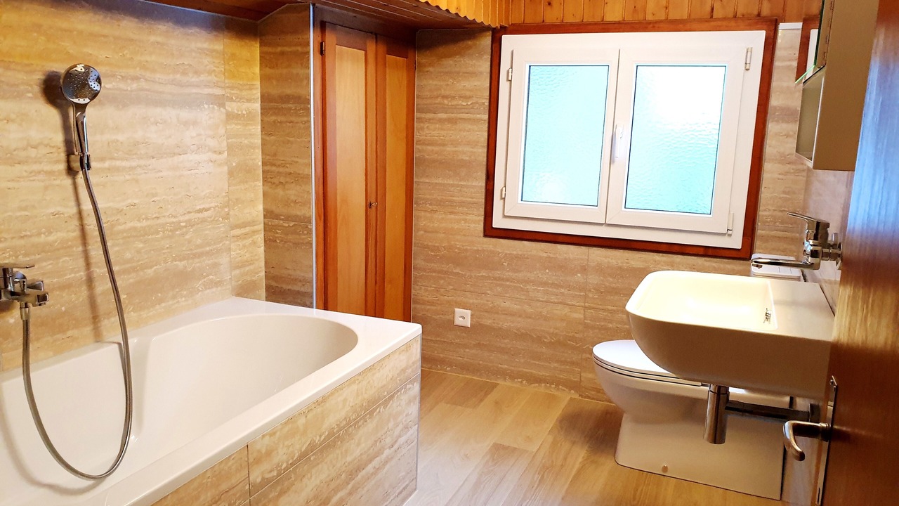 Photo of Bathroom in Grono