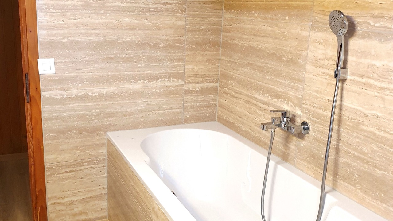 Photo of Bathroom in Grono