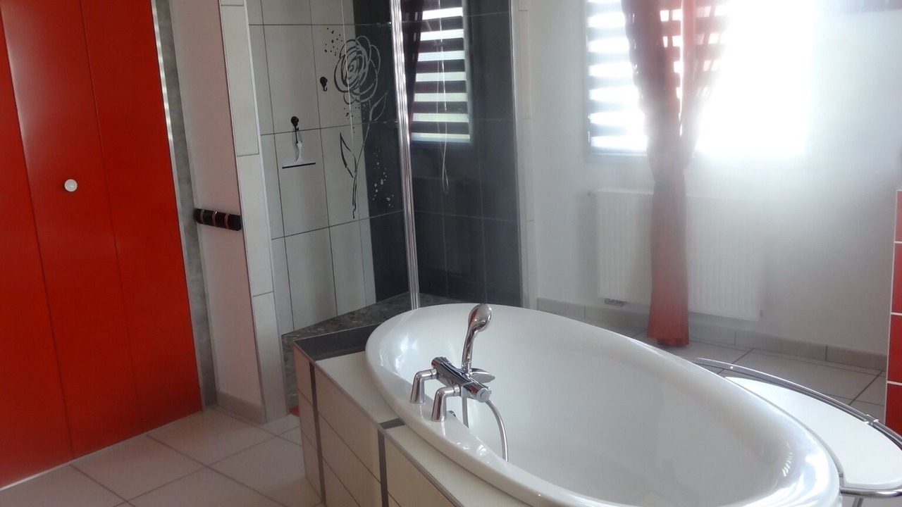 Photo of Bathroom in Mournans