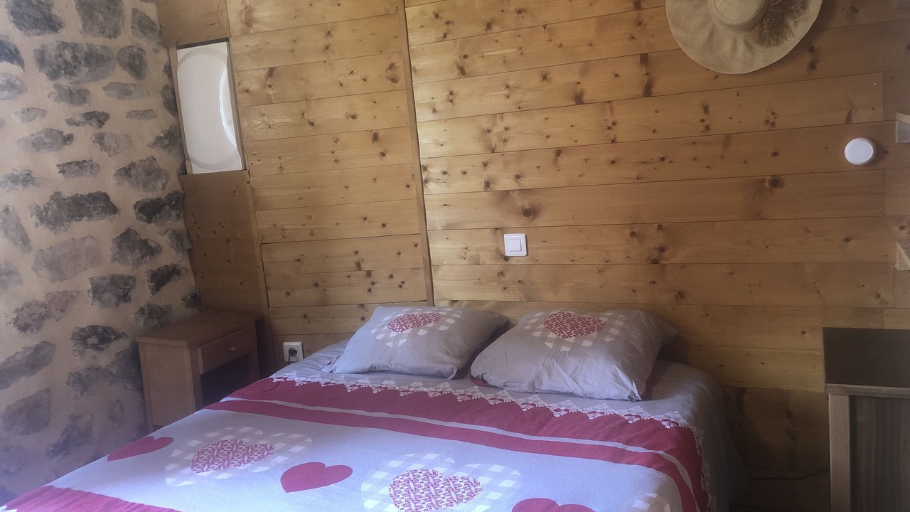 Photo of Bedroom in Borne