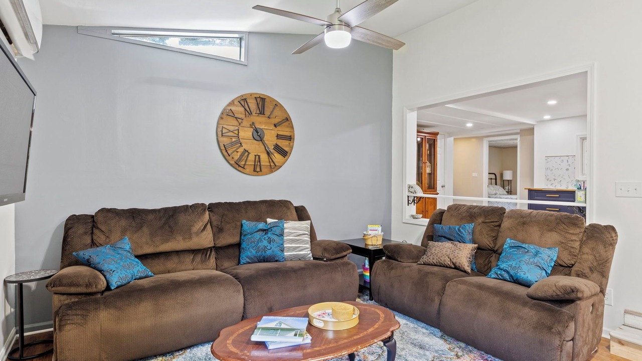 Photo of Livingroom in Greer