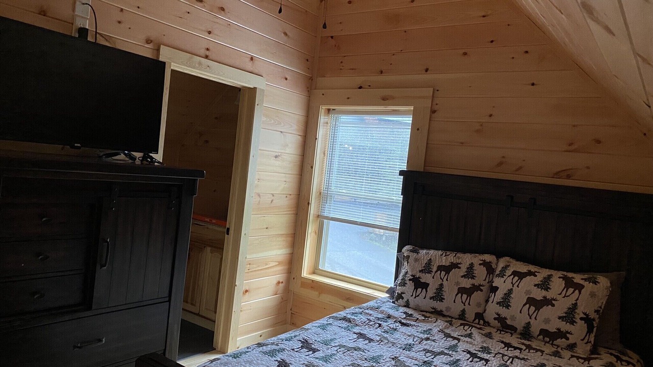 Photo of Bedroom in Thayerville