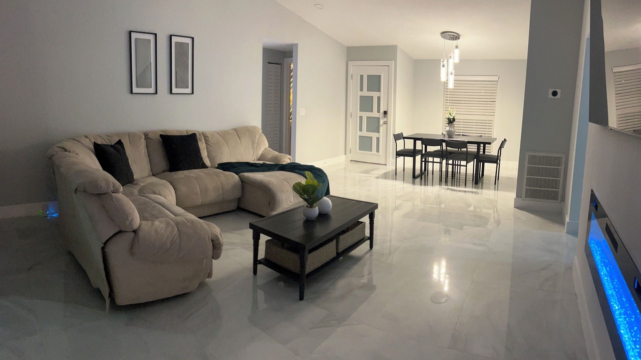 Photo of Livingroom in Timberlane Woodlake