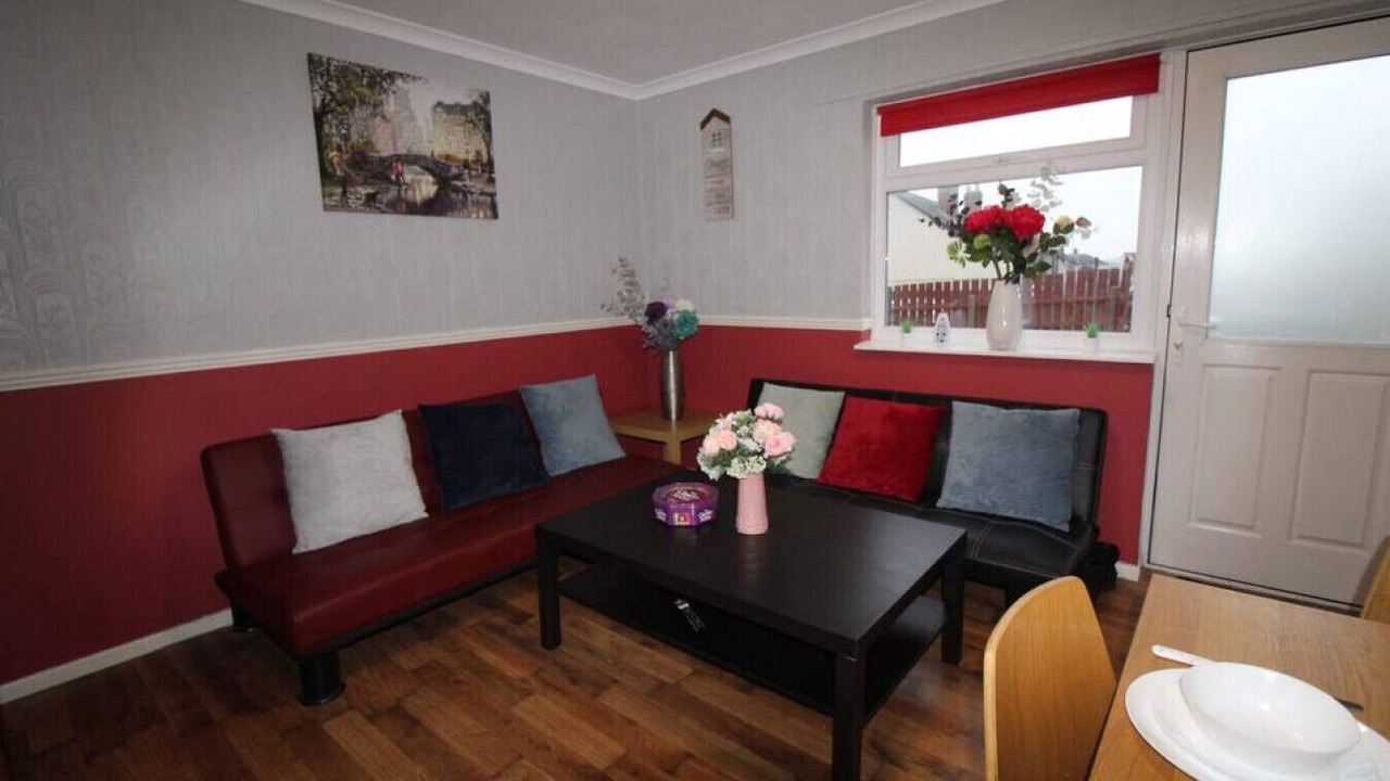 Photo of Livingroom in Sutton-in-Ashfield