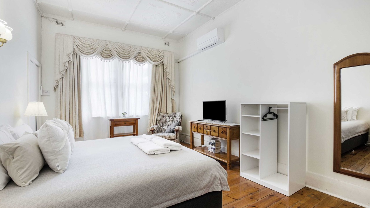 Photo of Bedroom in Glenelg