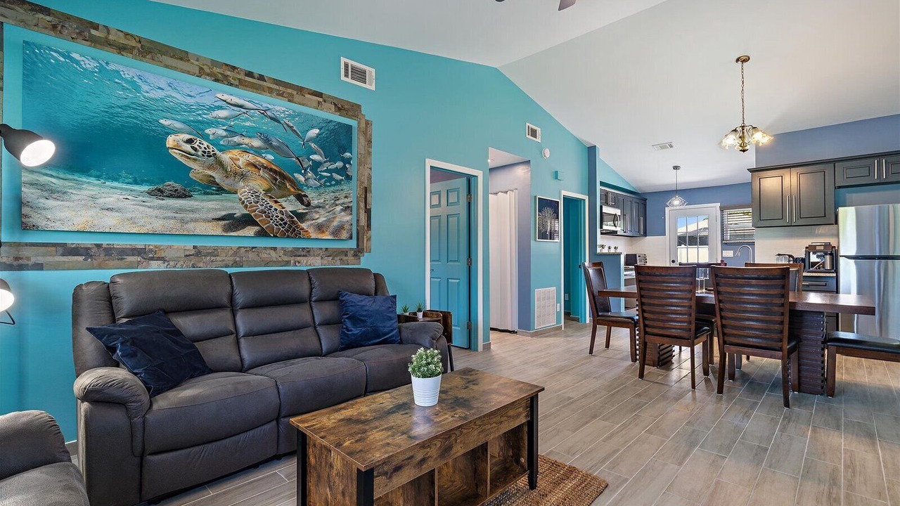 Photo of Livingroom in Englewood East