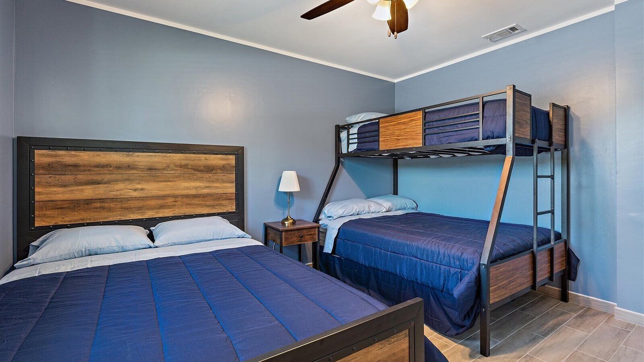 Photo of Bedroom in Englewood East