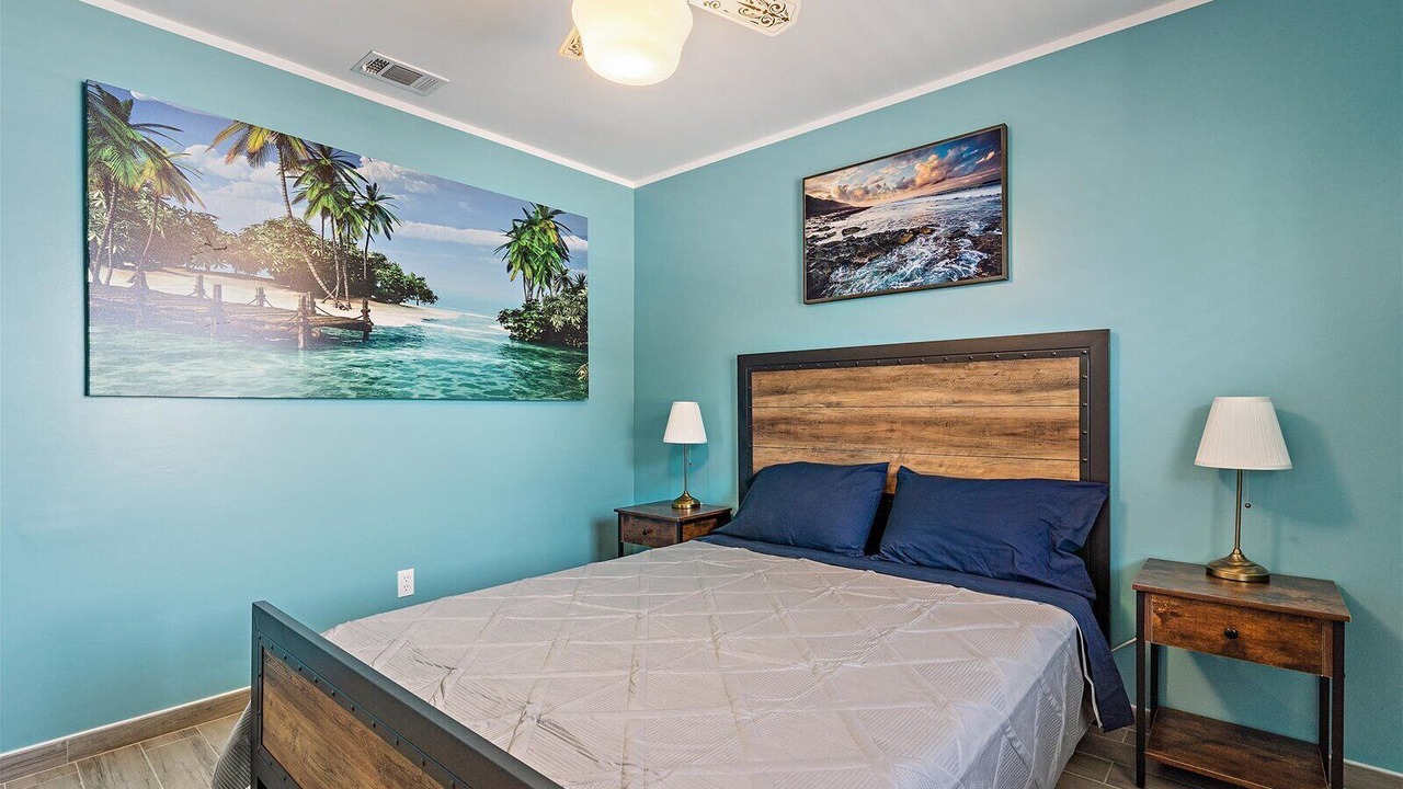 Photo of Bedroom in Englewood East
