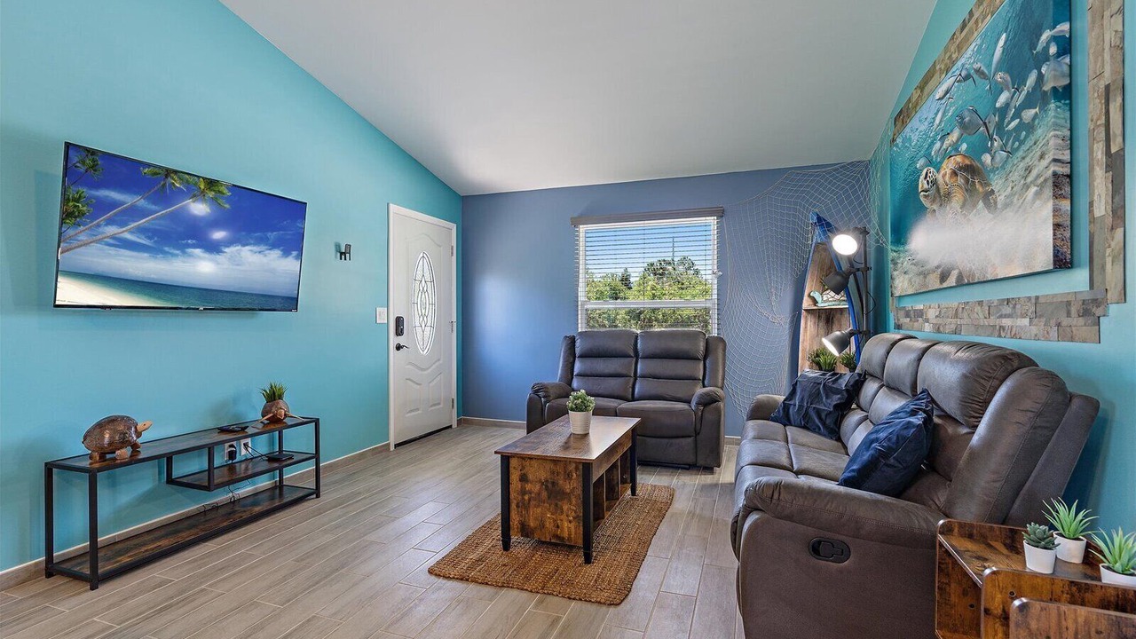 Photo of Livingroom in Englewood East