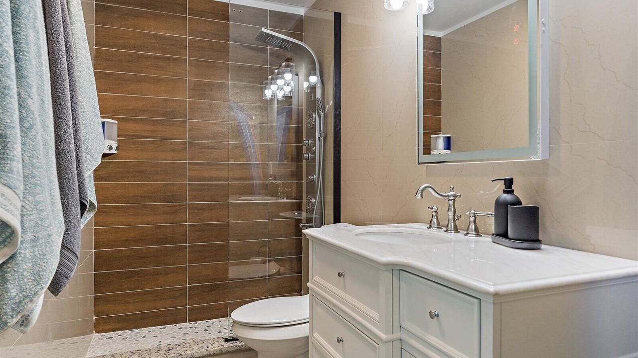 Photo of Bathroom in Englewood East
