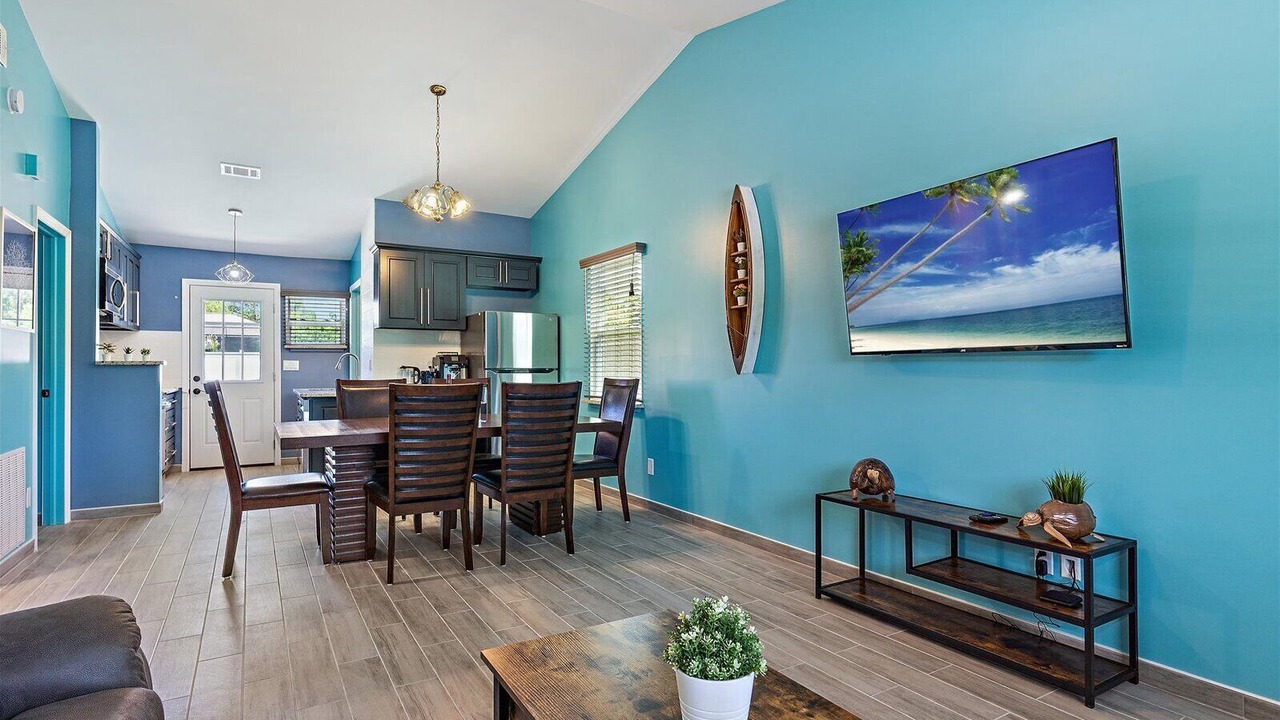 Photo of Livingroom in Englewood East