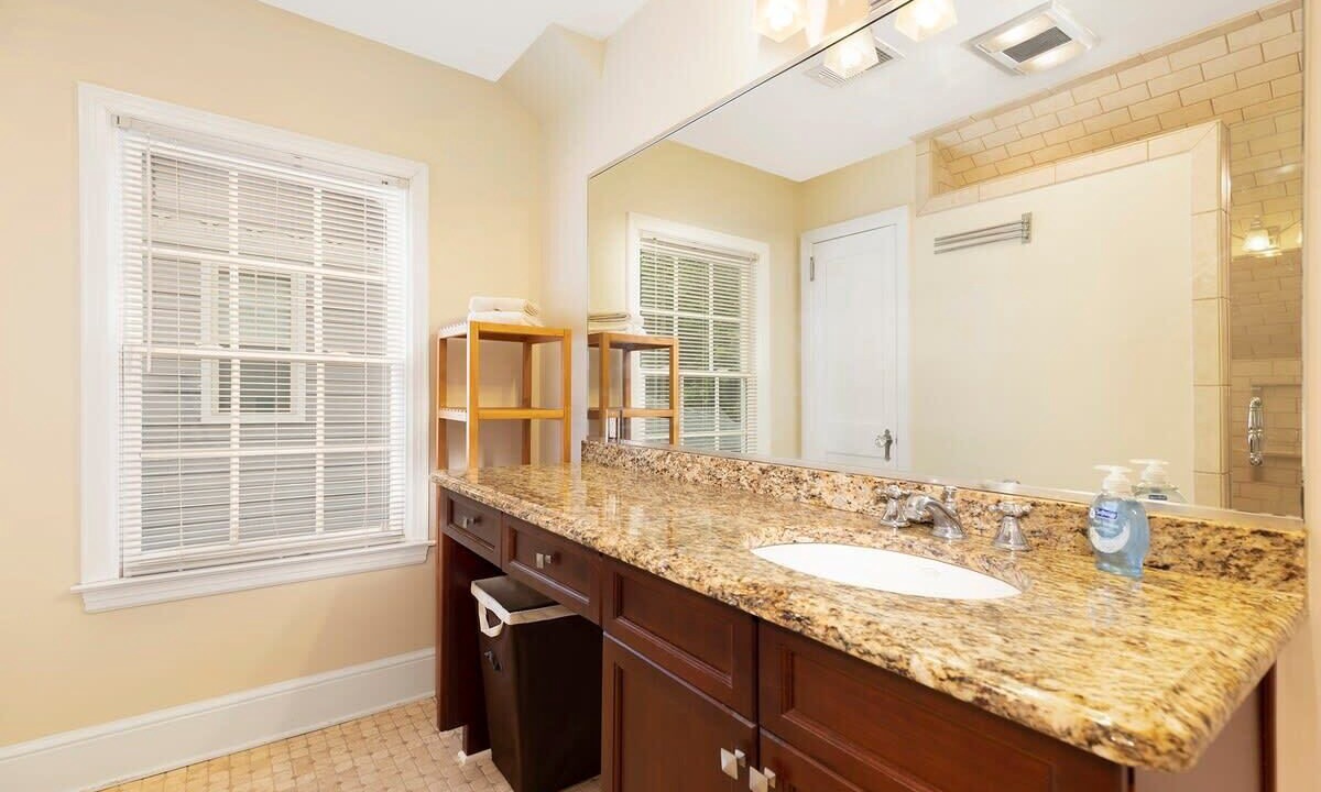 Photo of Bathroom in Plaza Midwood