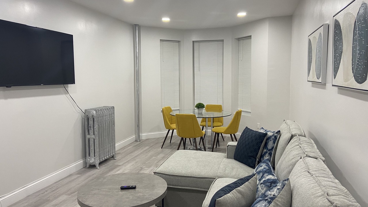 Photo of Livingroom in West Bronx