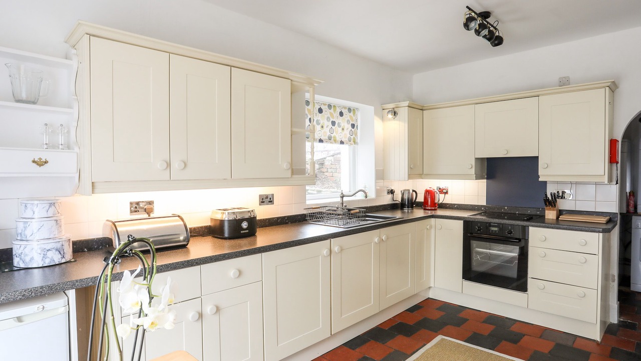 Photo of Kitchen in Criccieth