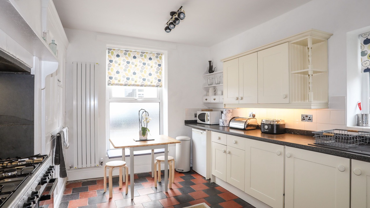 Photo of Kitchen in Criccieth