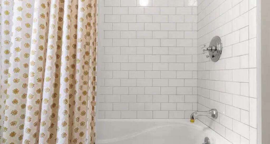 Photo of Bathroom in Lee