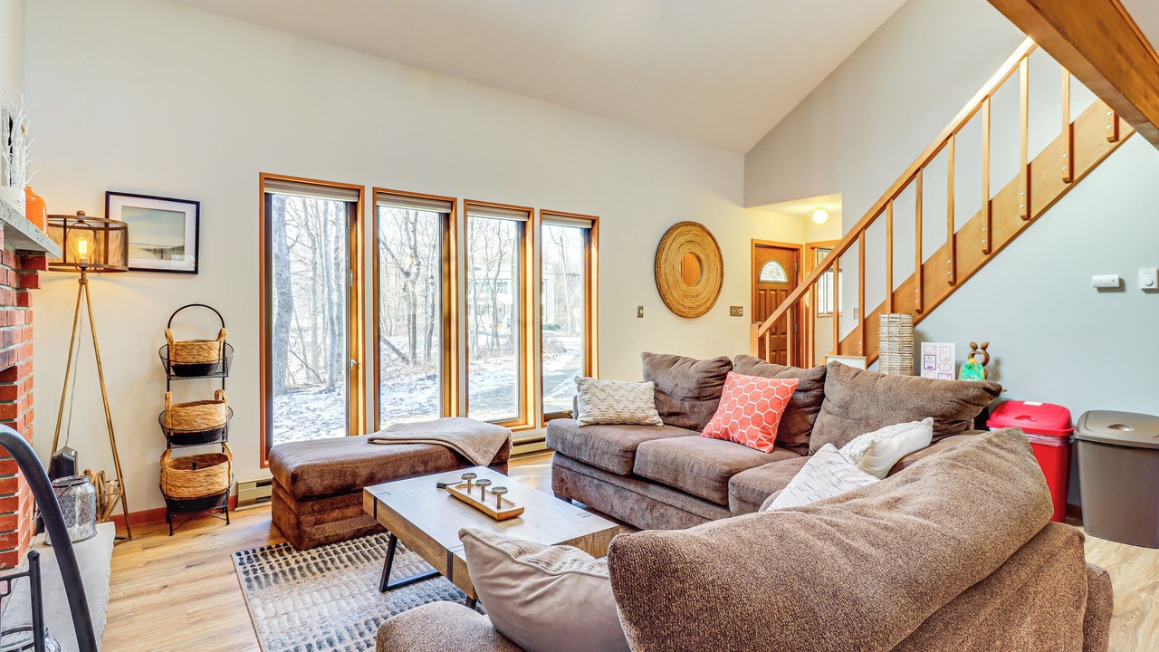 Photo of Livingroom in Long Pond