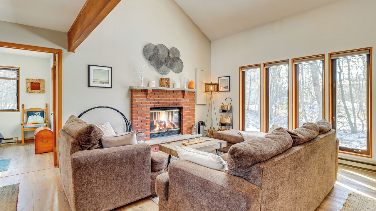 Photo of Livingroom in Long Pond