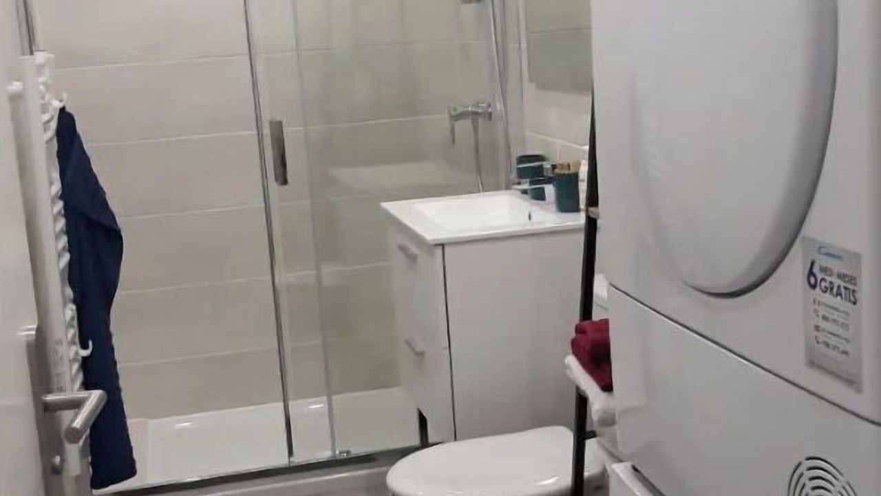 Photo of Bathroom in Lunel