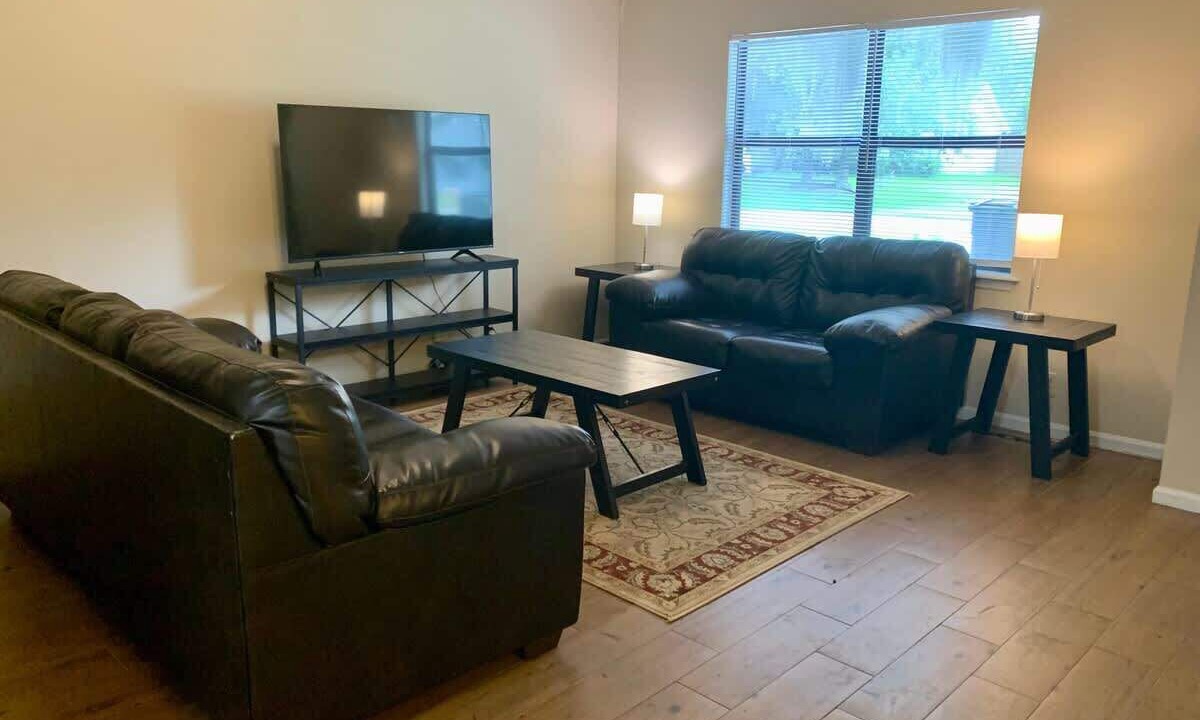 Photo of Livingroom in St. Marys
