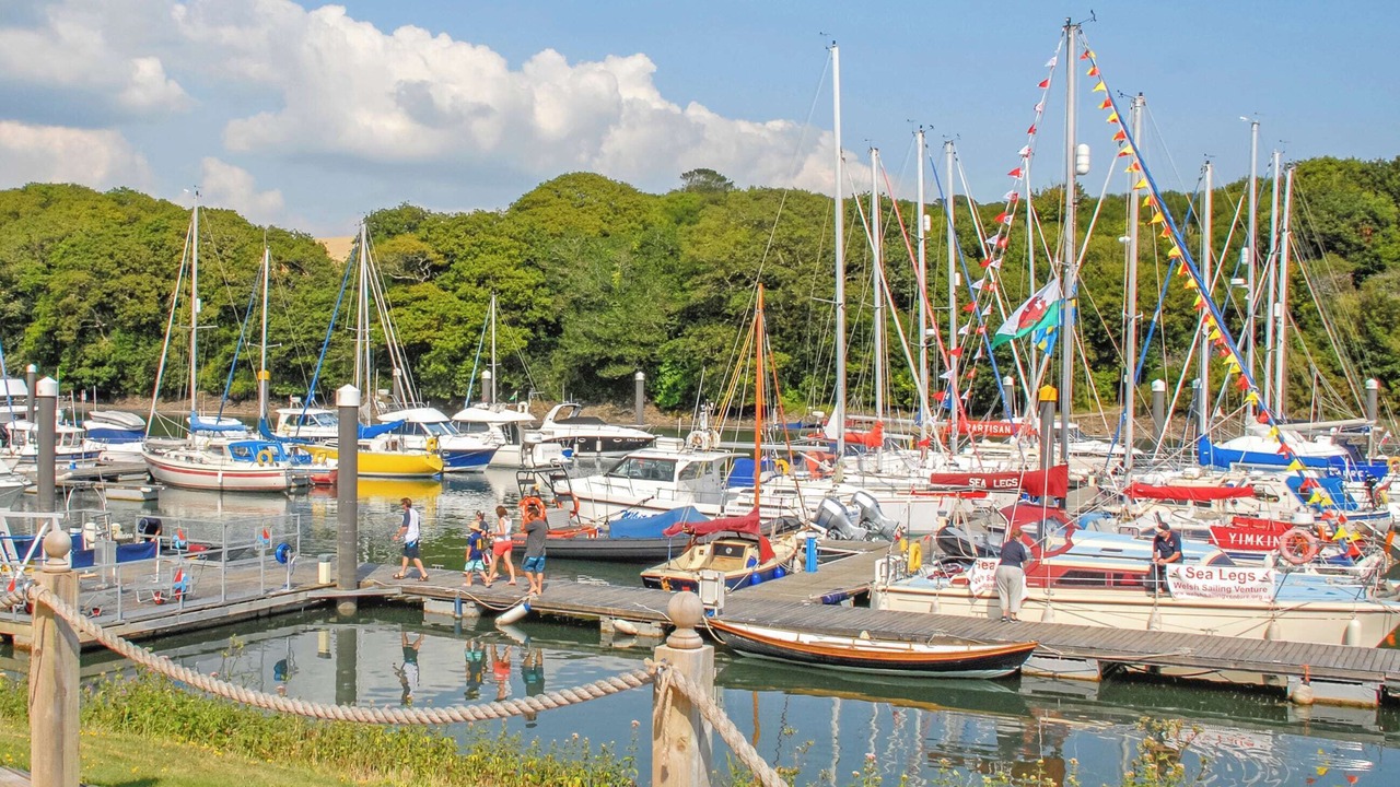 Photo of Others in Neyland
