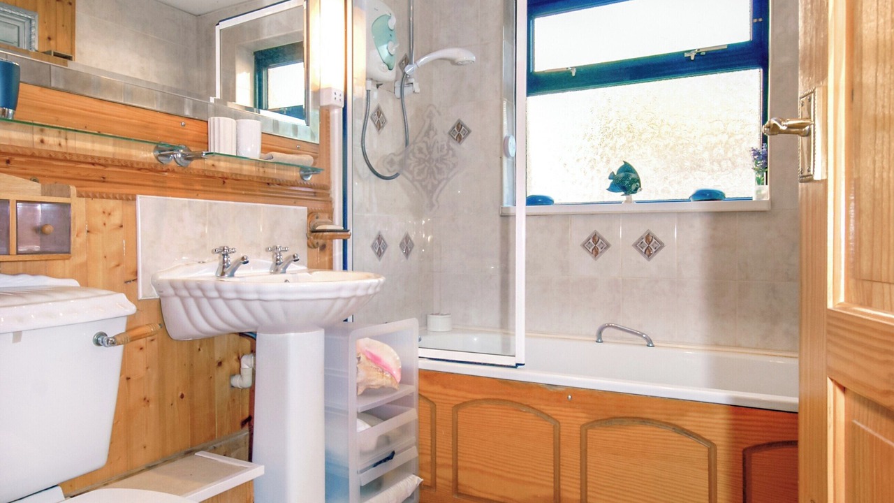 Photo of Others in Neyland