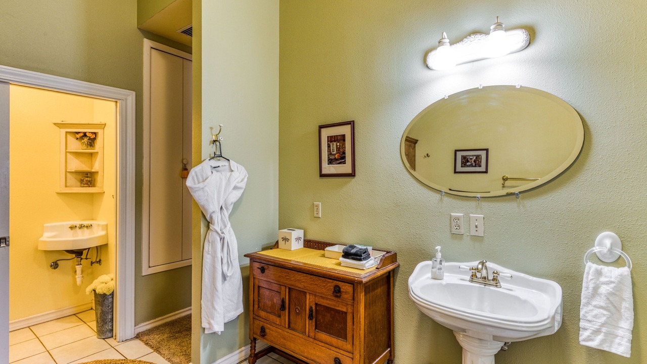 Photo of Bathroom in Arsenal