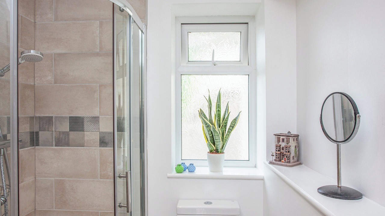 Photo of Bathroom in Galmpton