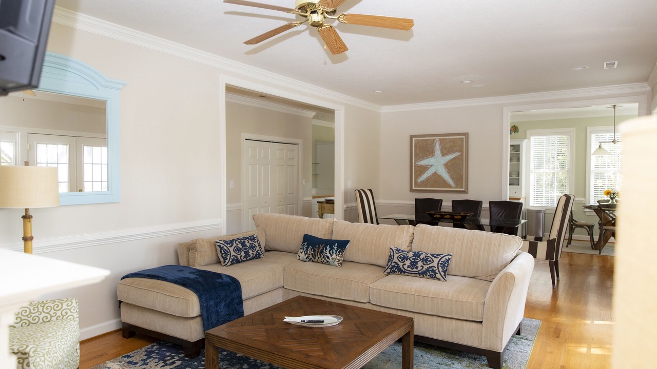 Photo of Livingroom in Gloucester Point
