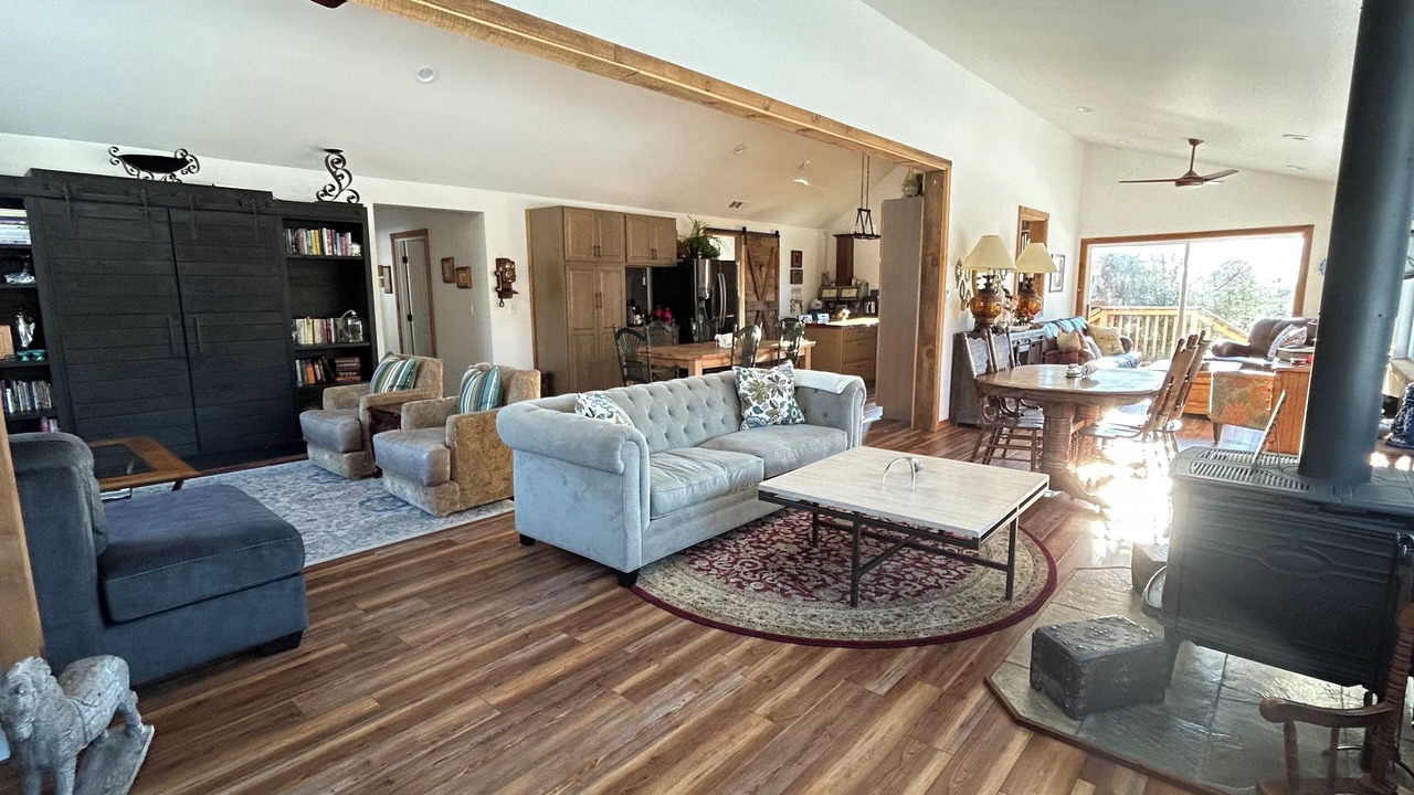 Photo of Livingroom in Mariposa