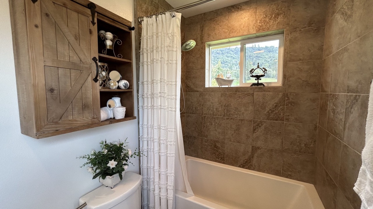 Photo of Bathroom in Mariposa