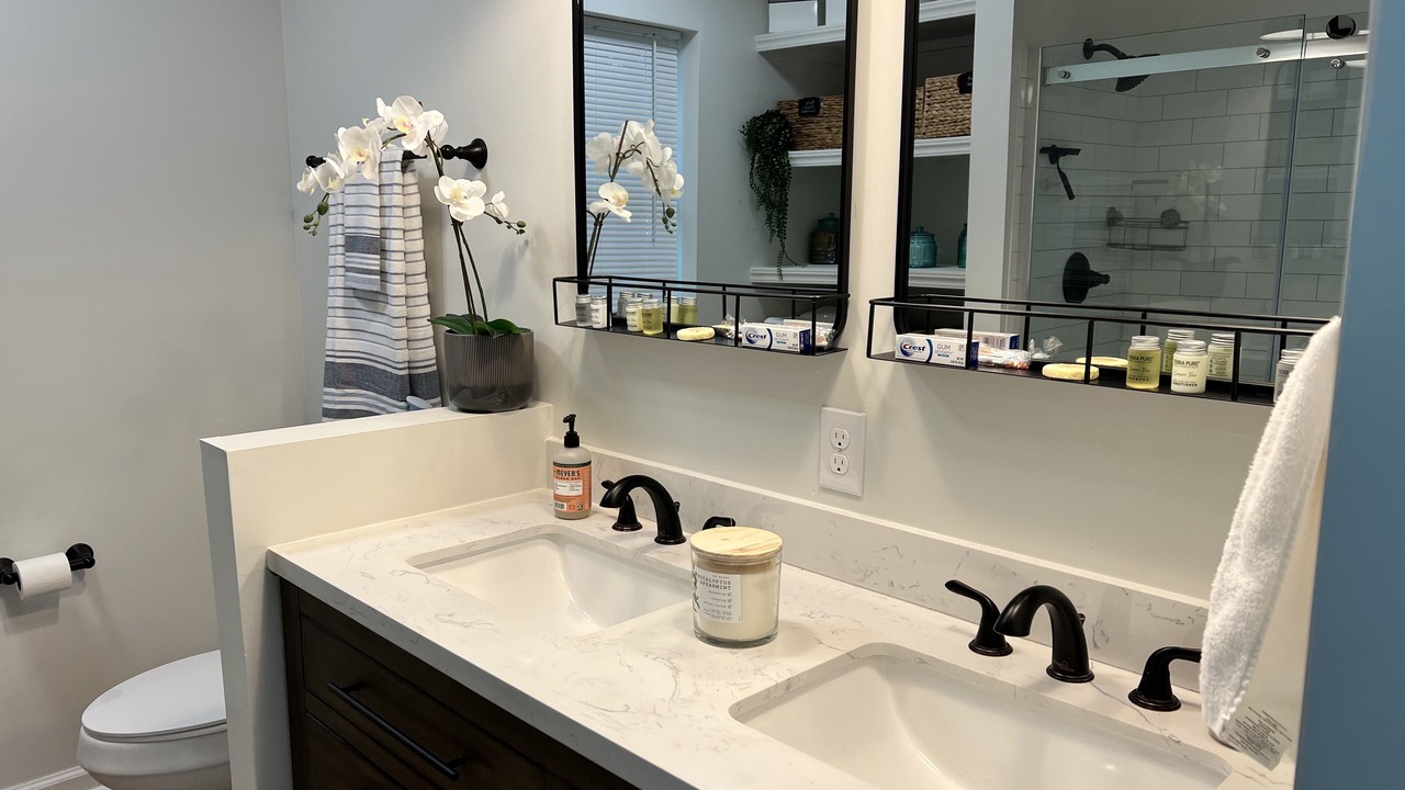 Photo of Bathroom in Calvert Beach-Long Beach