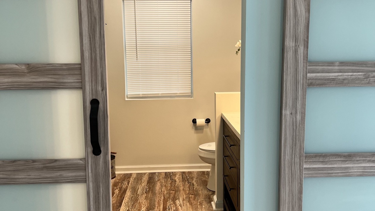 Photo of Bathroom in Calvert Beach-Long Beach