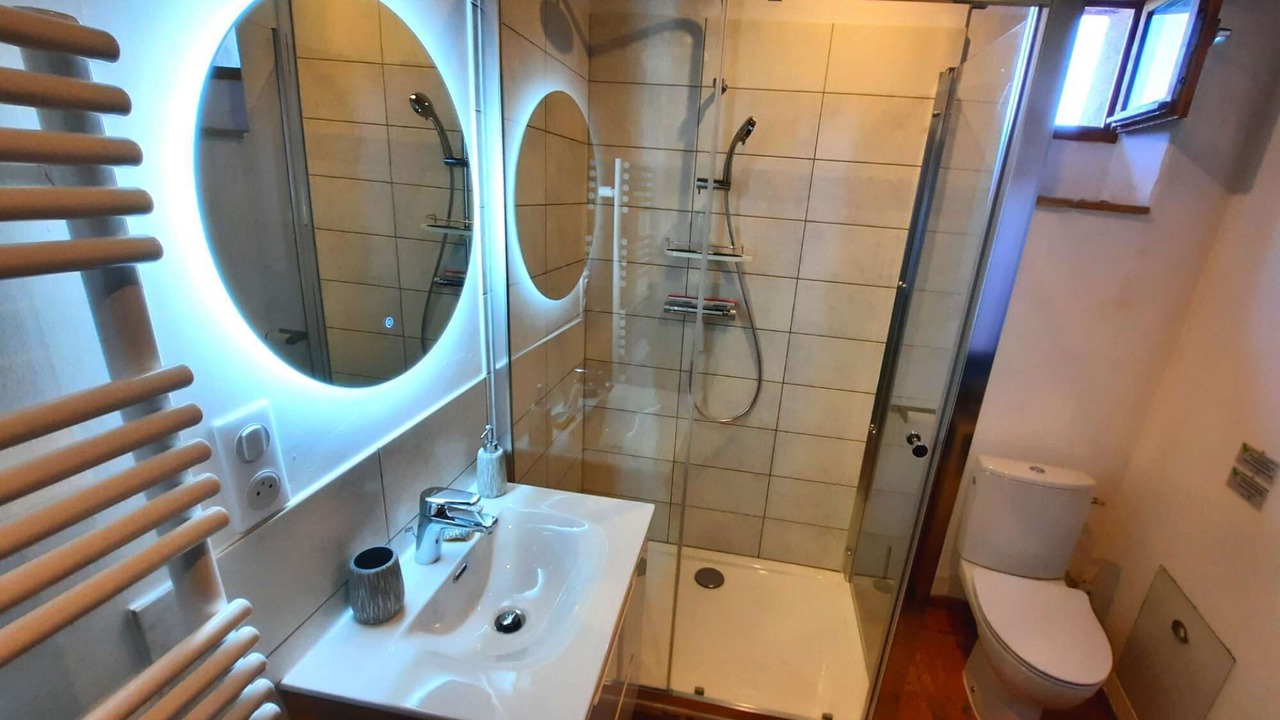 Photo of Bathroom in Cros
