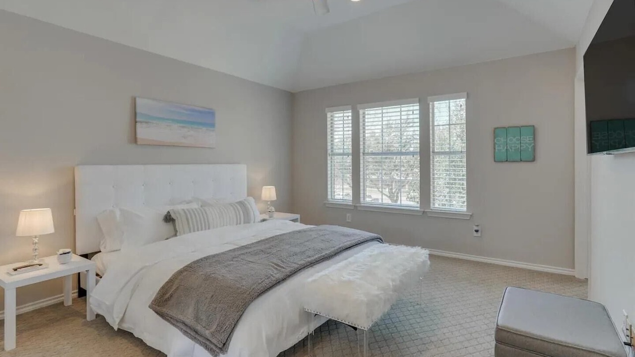 Photo of Bedroom in Far North Dallas