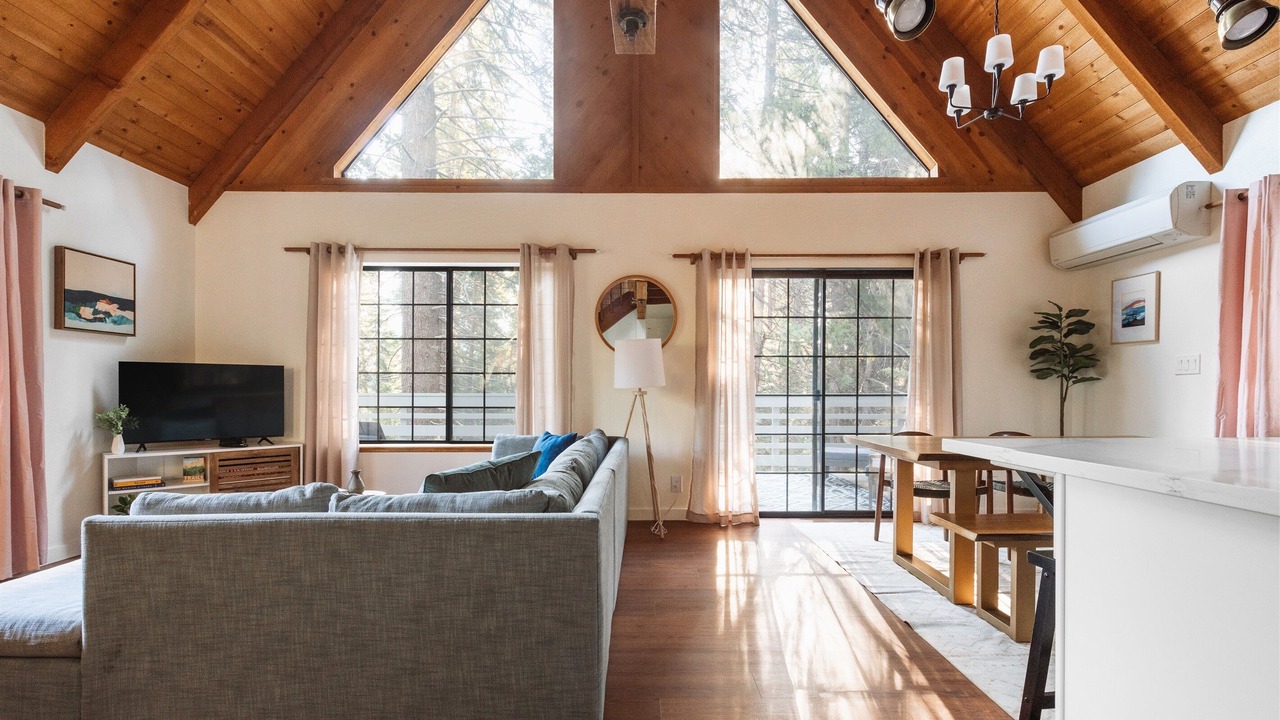 Photo of Livingroom in Fish Camp