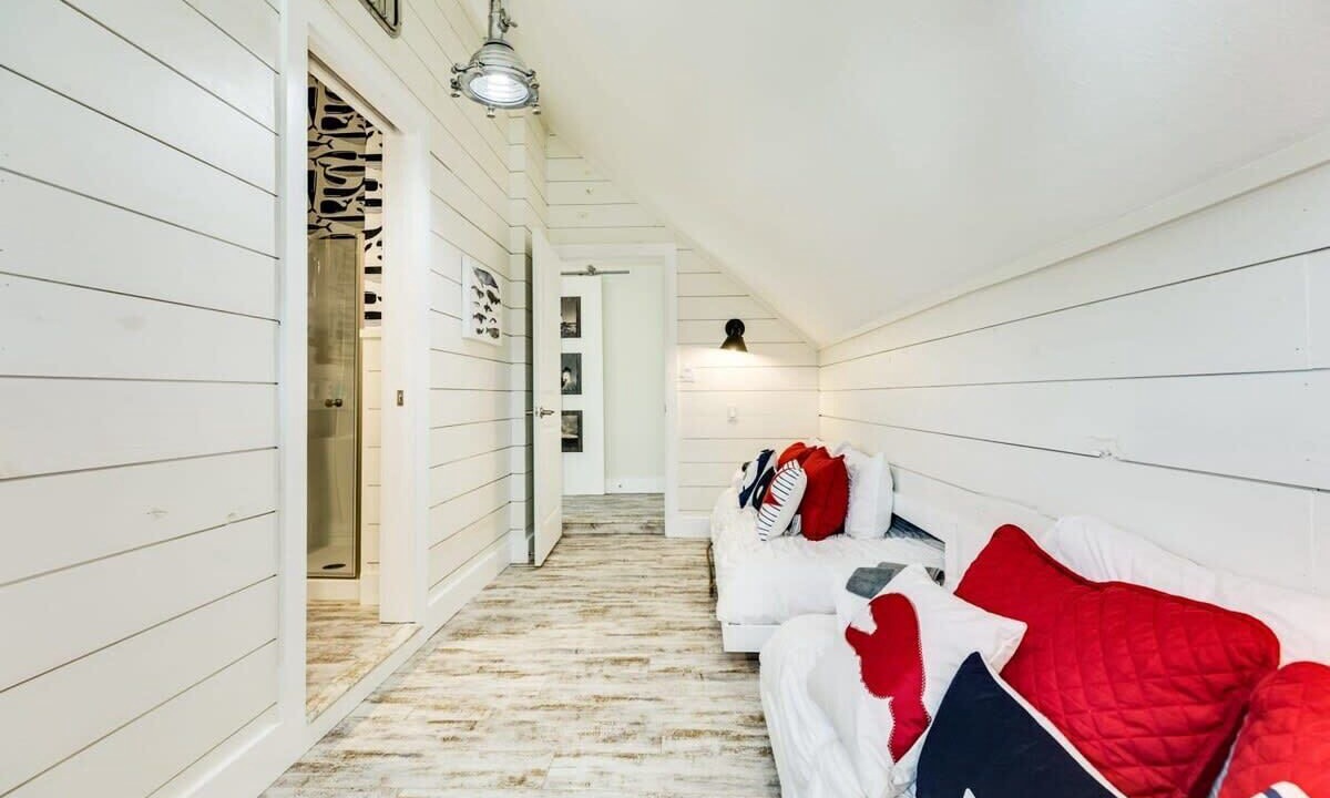 Photo of Bedroom in Terramar Beach