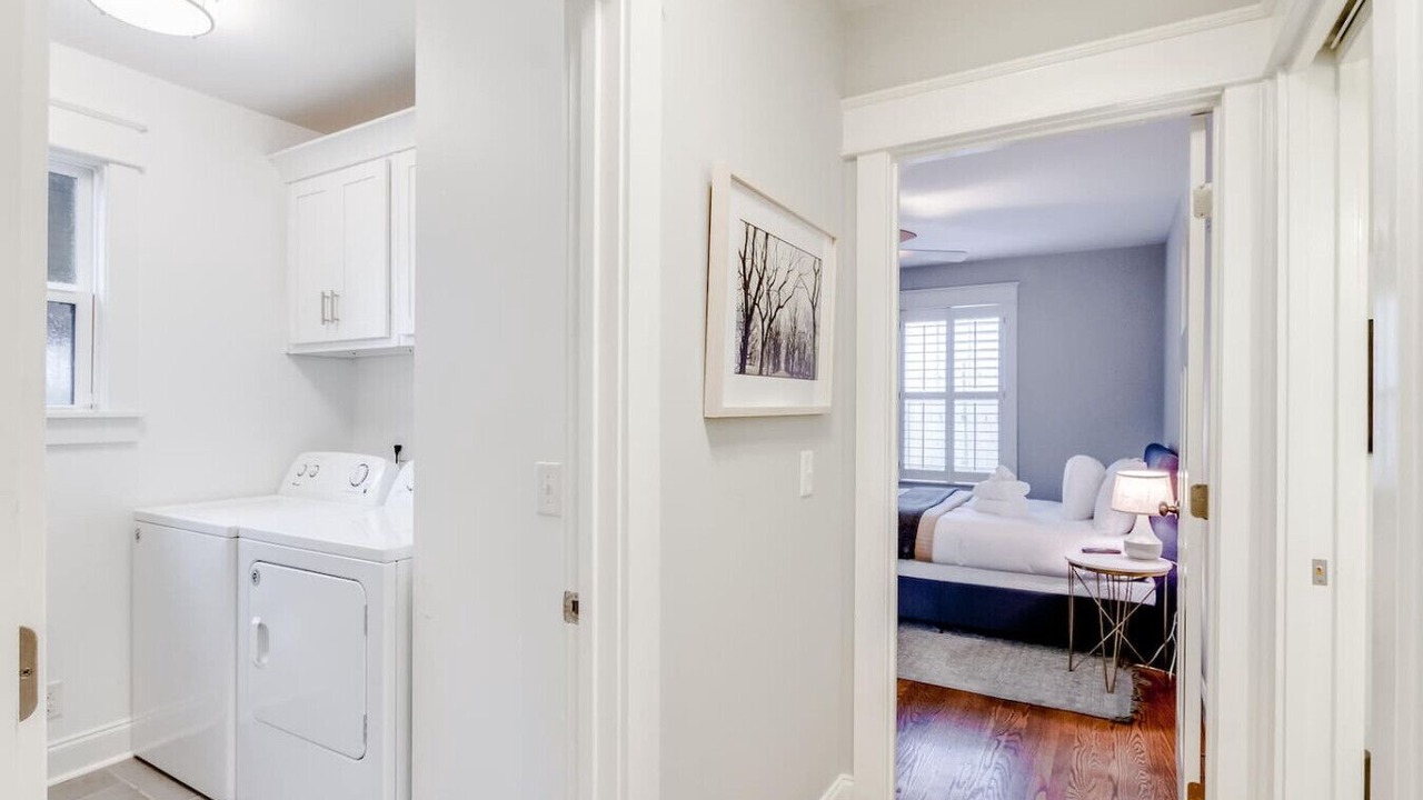 Photo of Bedroom in Inglewood