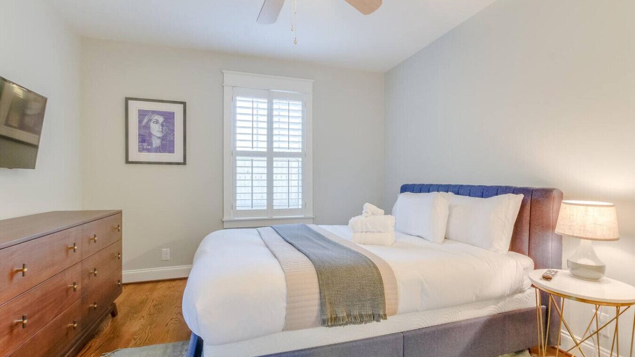 Photo of Bedroom in Inglewood