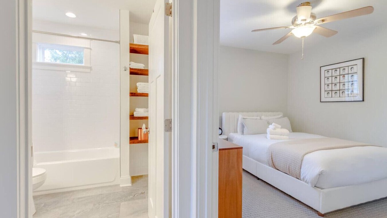 Photo of Bedroom in Inglewood