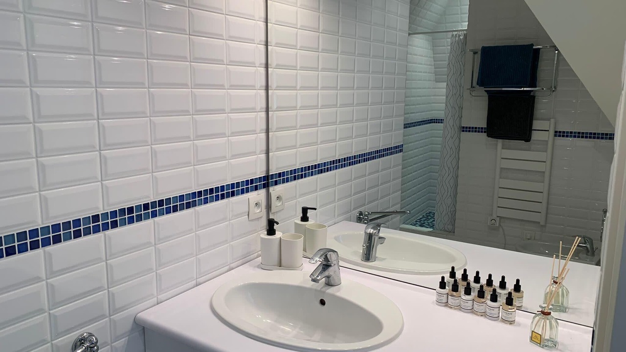 Photo of Bathroom in Deauville City Centre