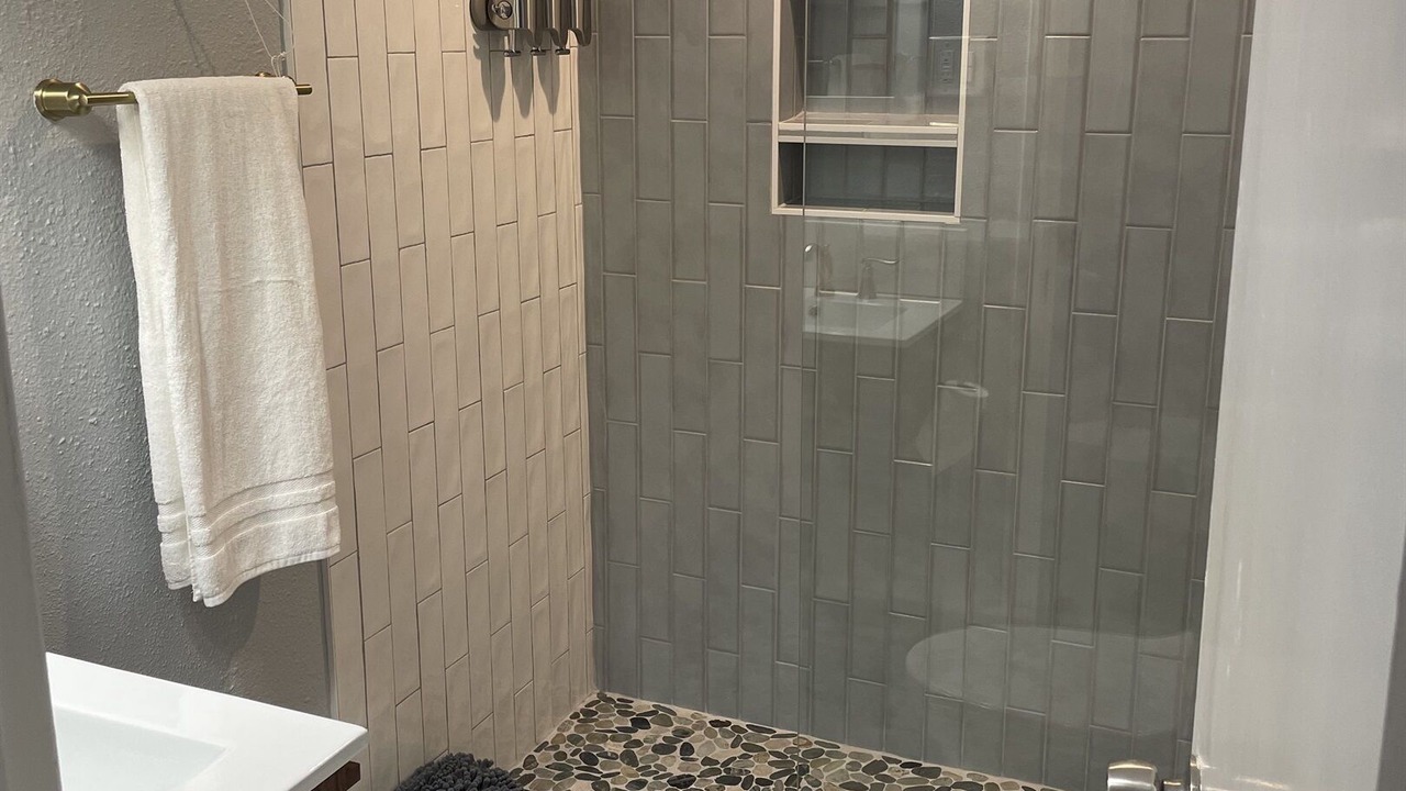 Photo of Bathroom in Knox - Henderson