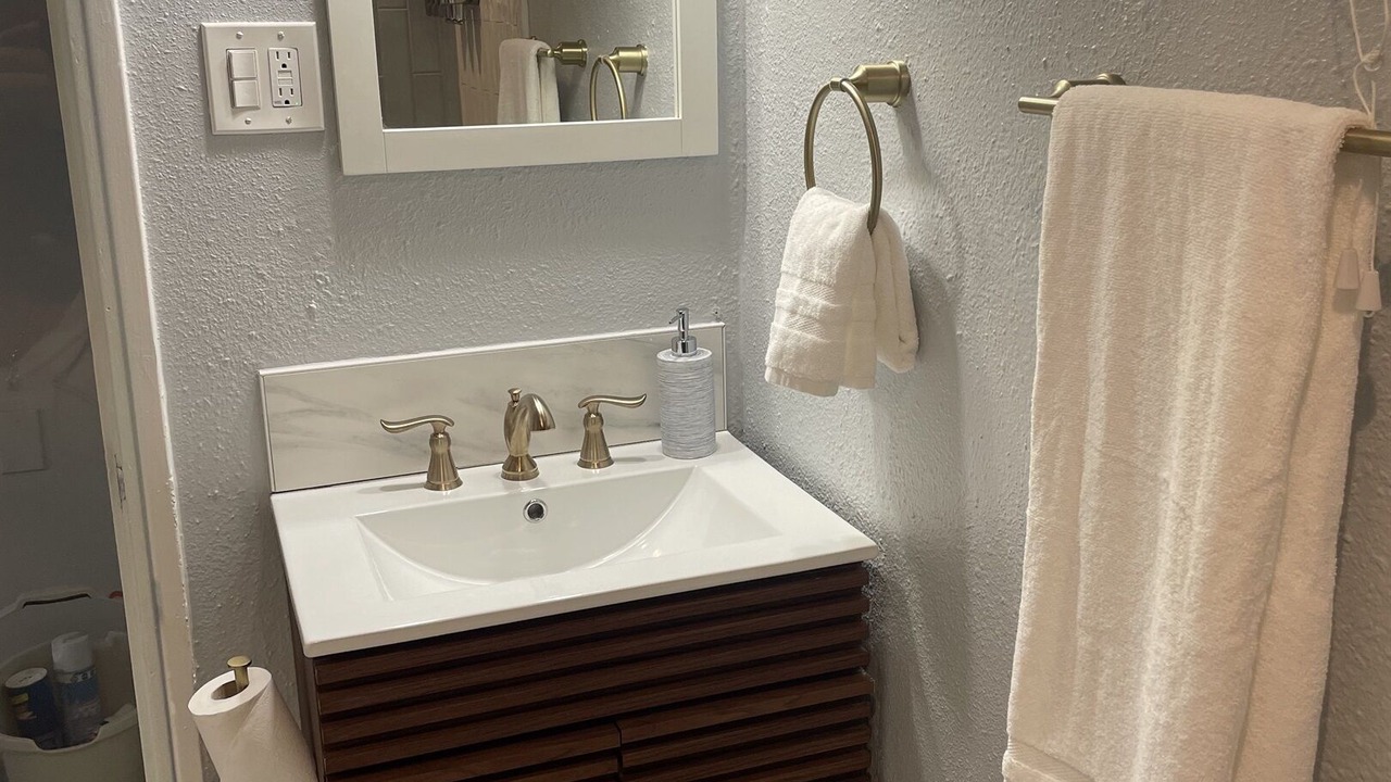 Photo of Bathroom in Knox - Henderson