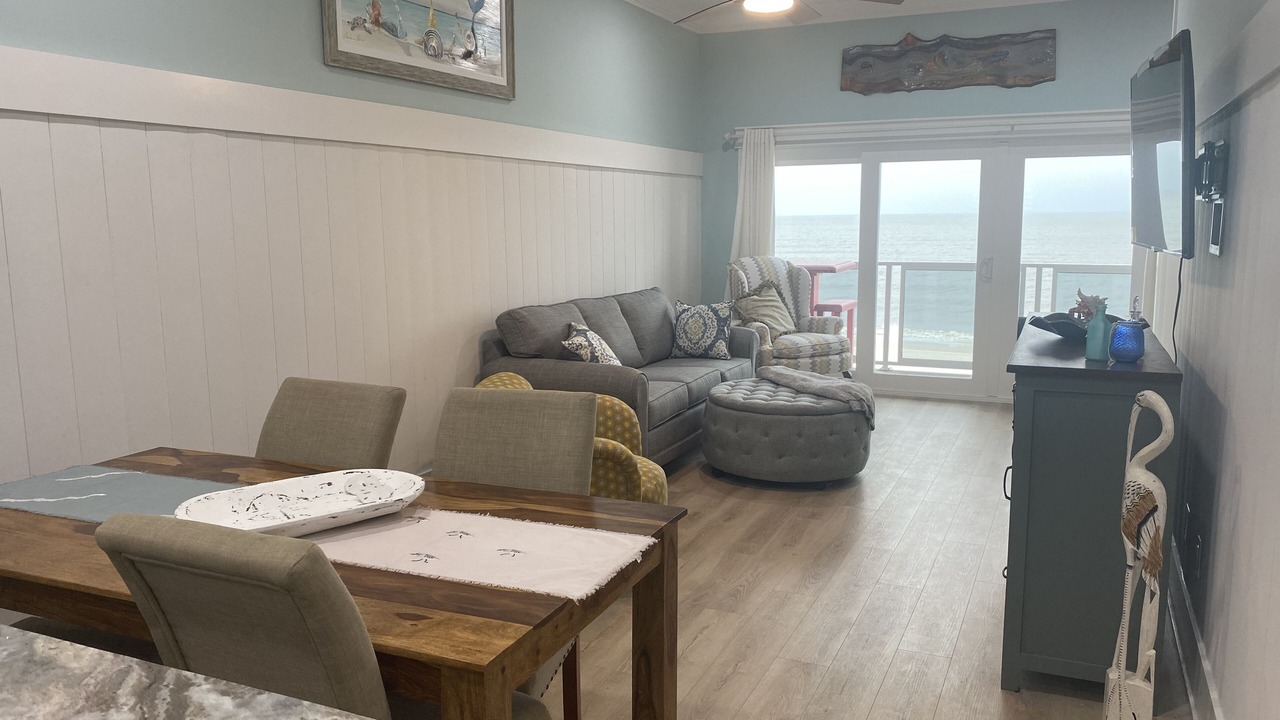 Photo of Livingroom in Mexico Beach