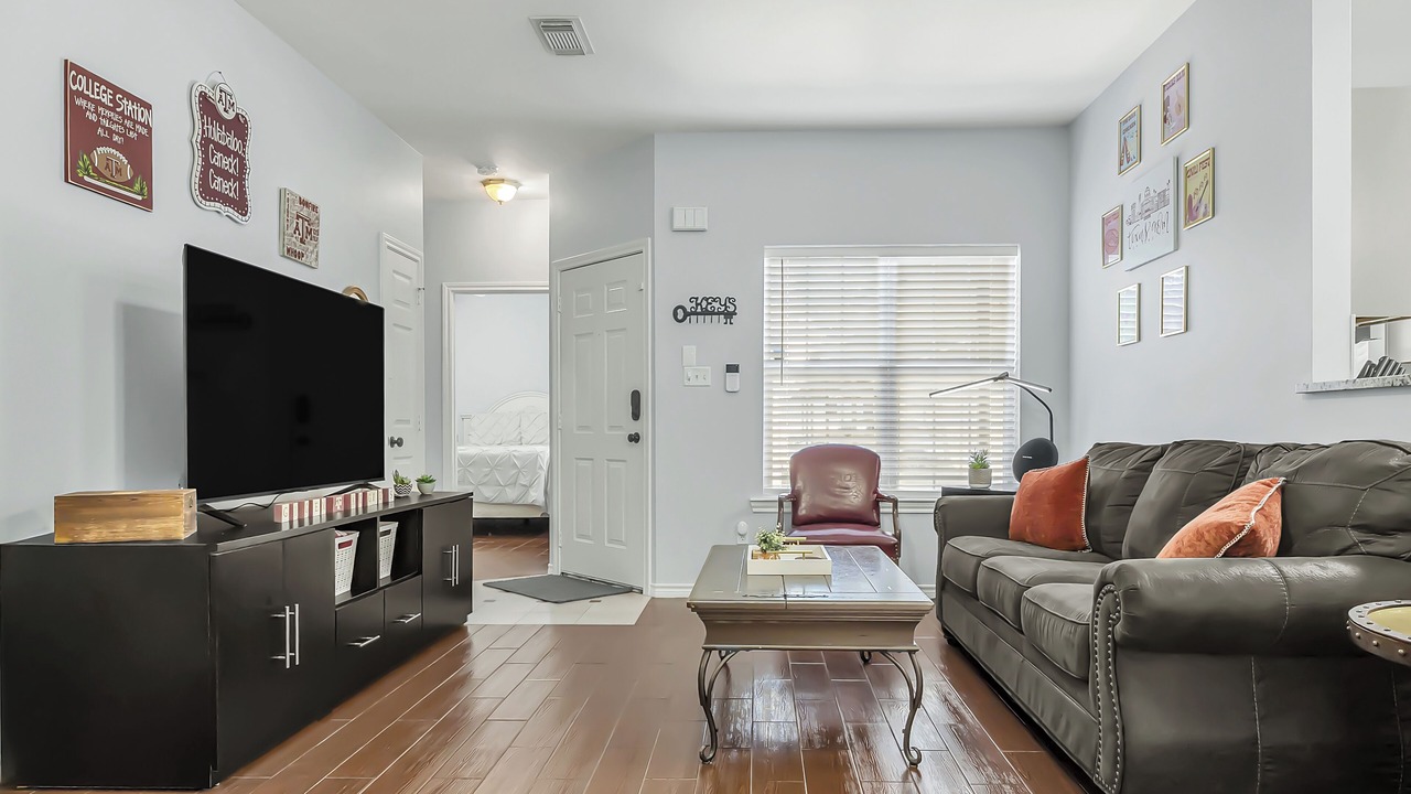 Photo of Livingroom in College Station