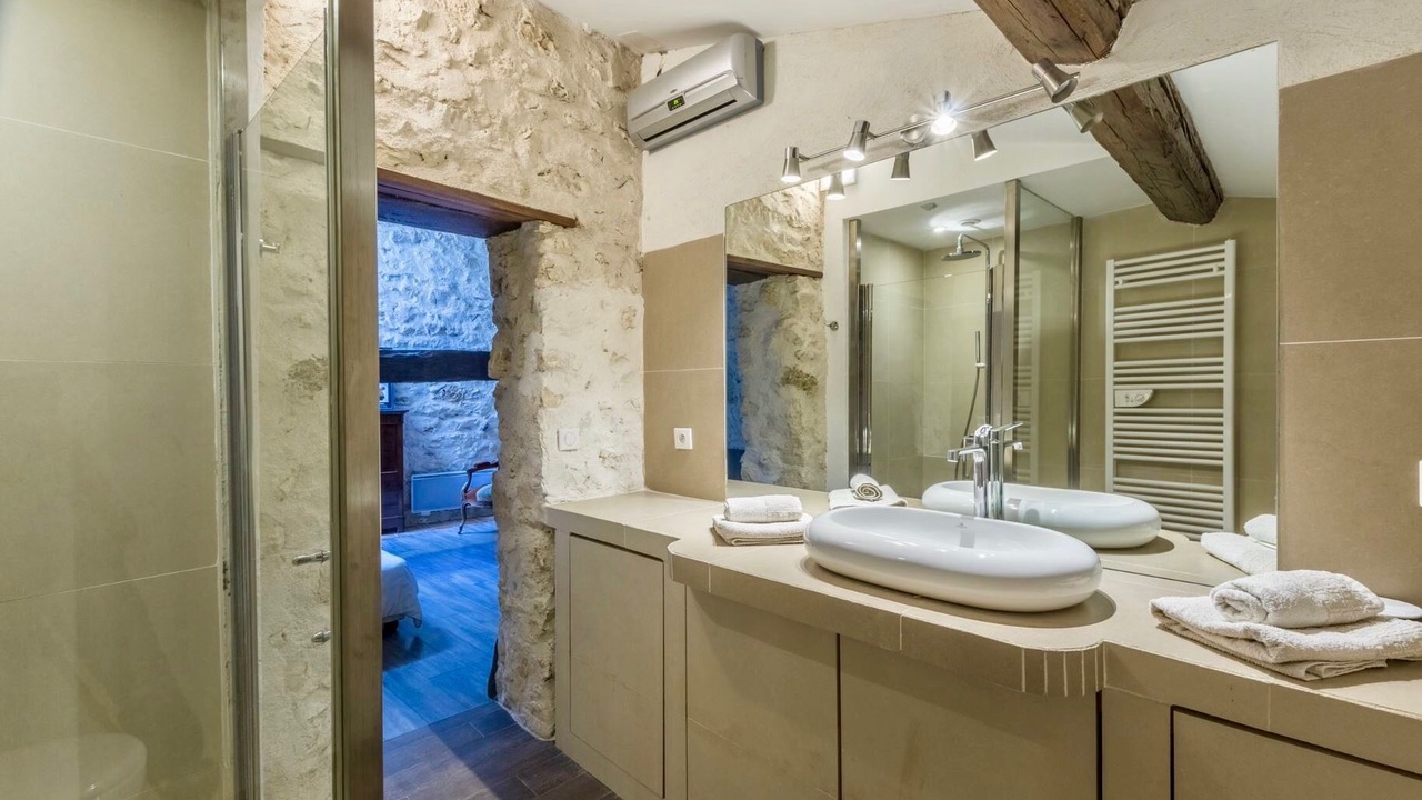 Photo of Bathroom in Aumelas