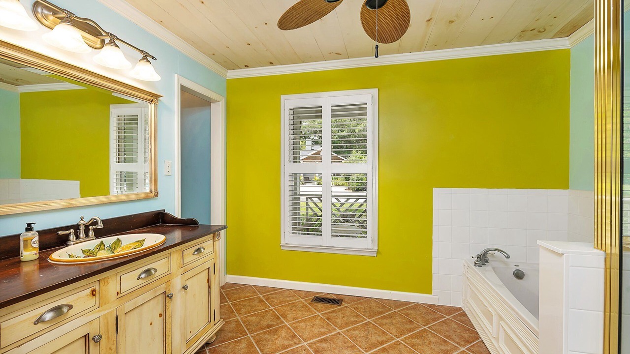 Photo of Bathroom in Saint Simons Heights