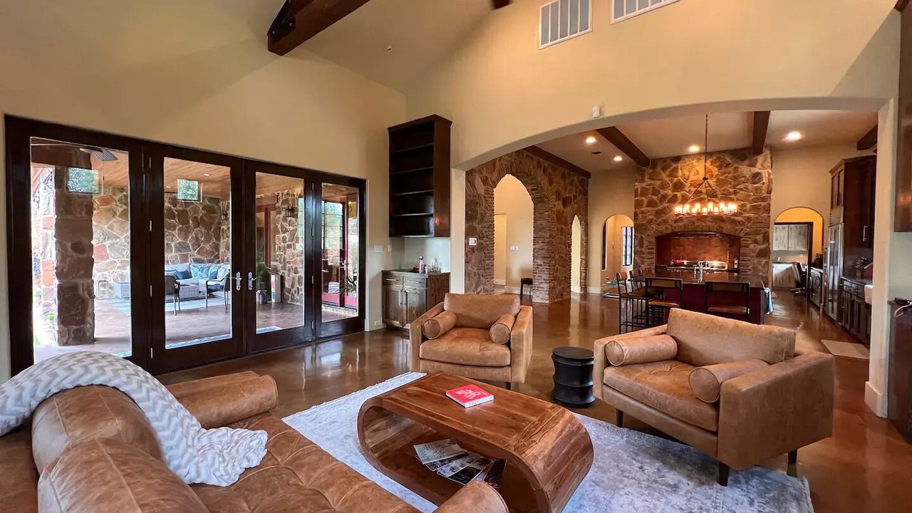 Photo of Livingroom in Sunset Valley